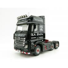 IMC Models 33-0160 Mercedes-Benz Actros GigaSpace 6x2 Prime Mover RHD - S.A. Smith - 1:50