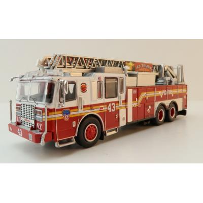 PCX87 - Ferrara Ultra Ladder 43 Fire Department New York Manhattan 2013 - Scale 1:87 !!! Second Paint issue !!!