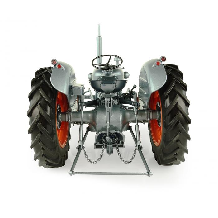 Universal Hobbies UH5315 1957 Fordson Dexta Tractor Alexandra Palace 1:16 