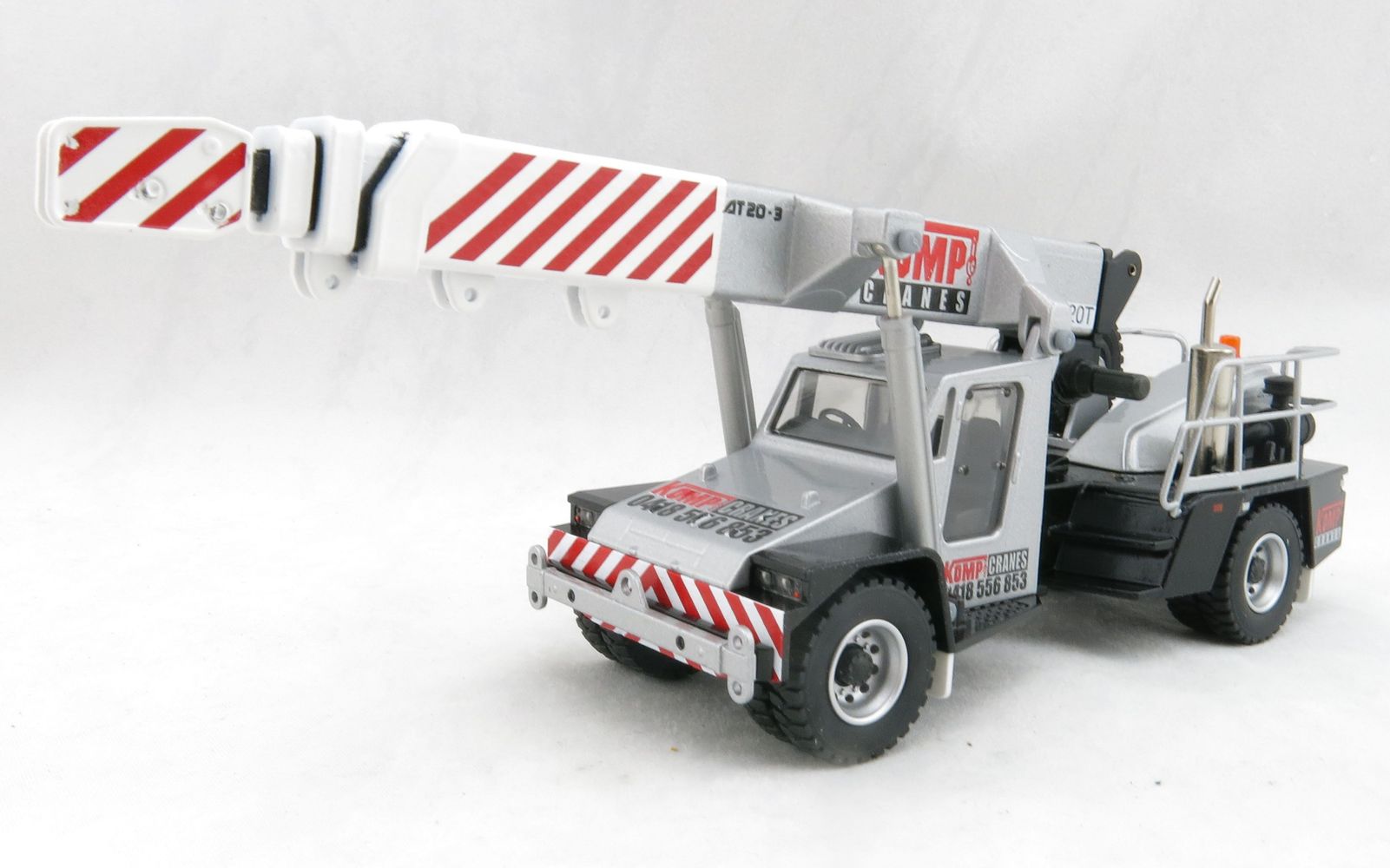 Product Image - Conrad 2113/10 Australian Terex AT20-3 Franna Mobile Crane KOMP Cranes VIC - Scale 1:50