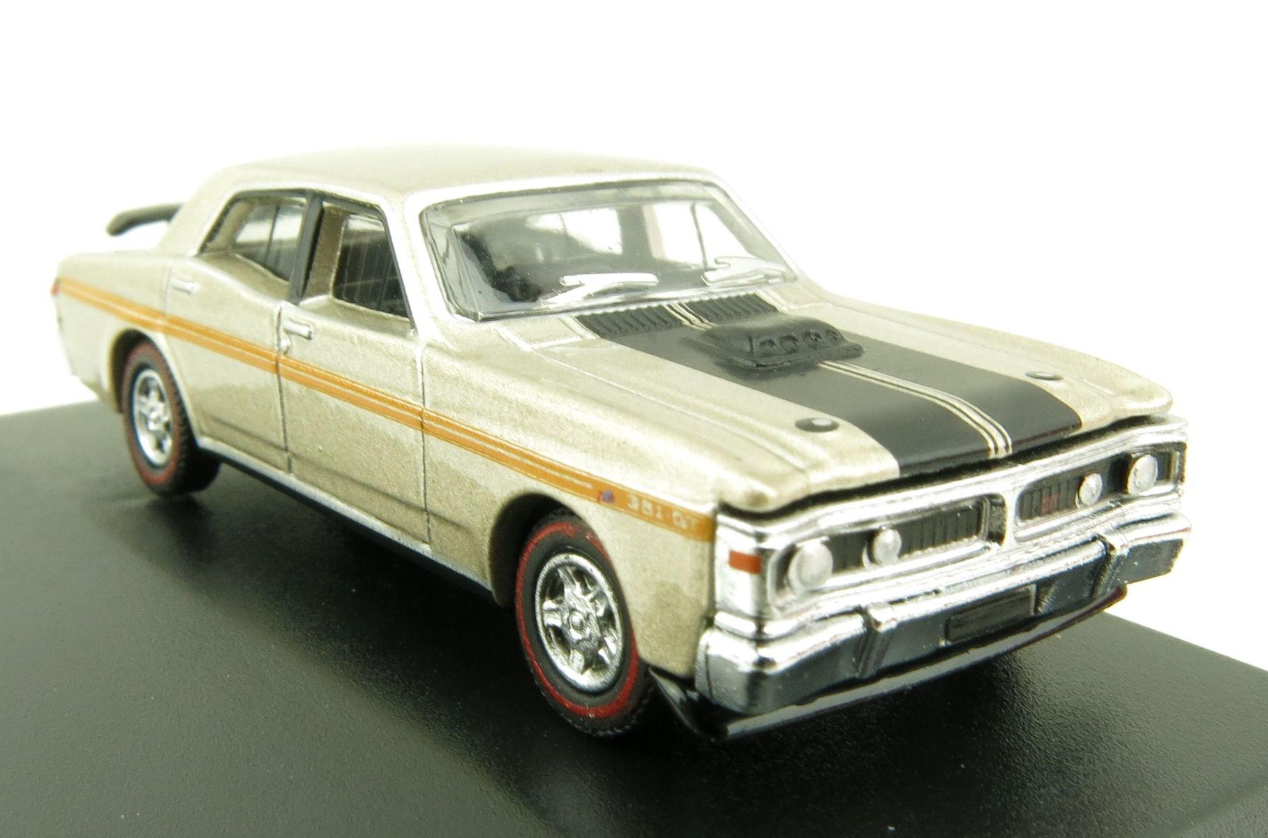 Product Image - Road Ragers Australian 1971 Ford Falcon XY 351 GTHO Muscle Car in Quicksilver in H0 Scale 1:87