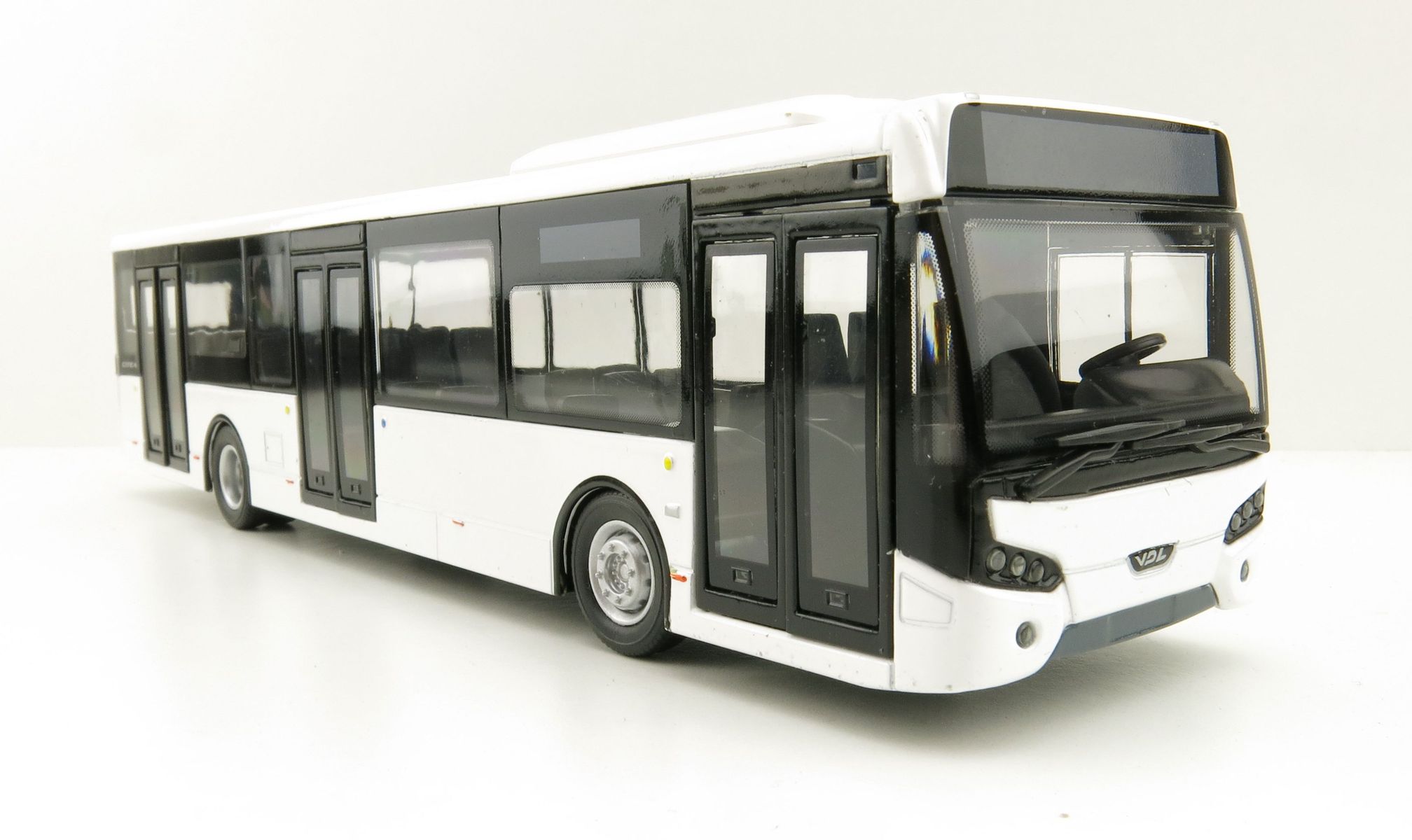 Product Image - Holland Oto - VDL Citea SLF Bus White - Scale 1:50
