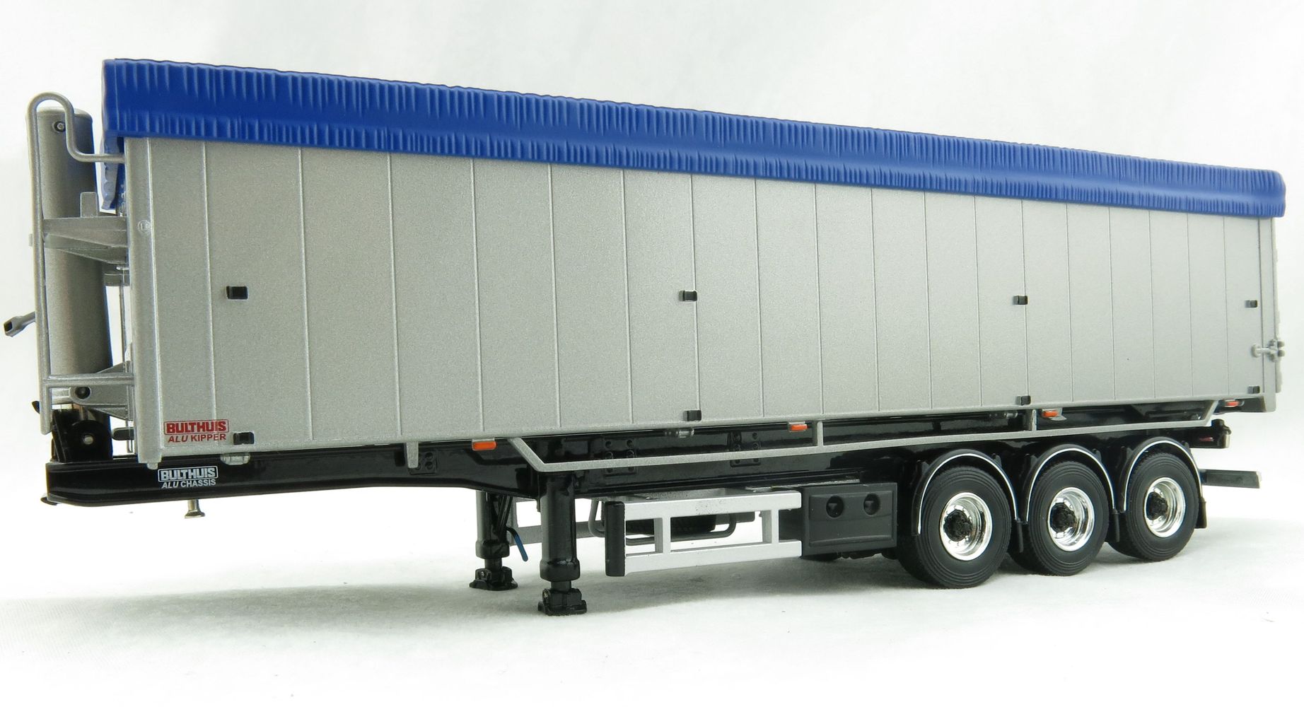 Product Image - WSI 03-1077 - Tri Axle Volume Tipper Trailer With Cover - Scale 1:50