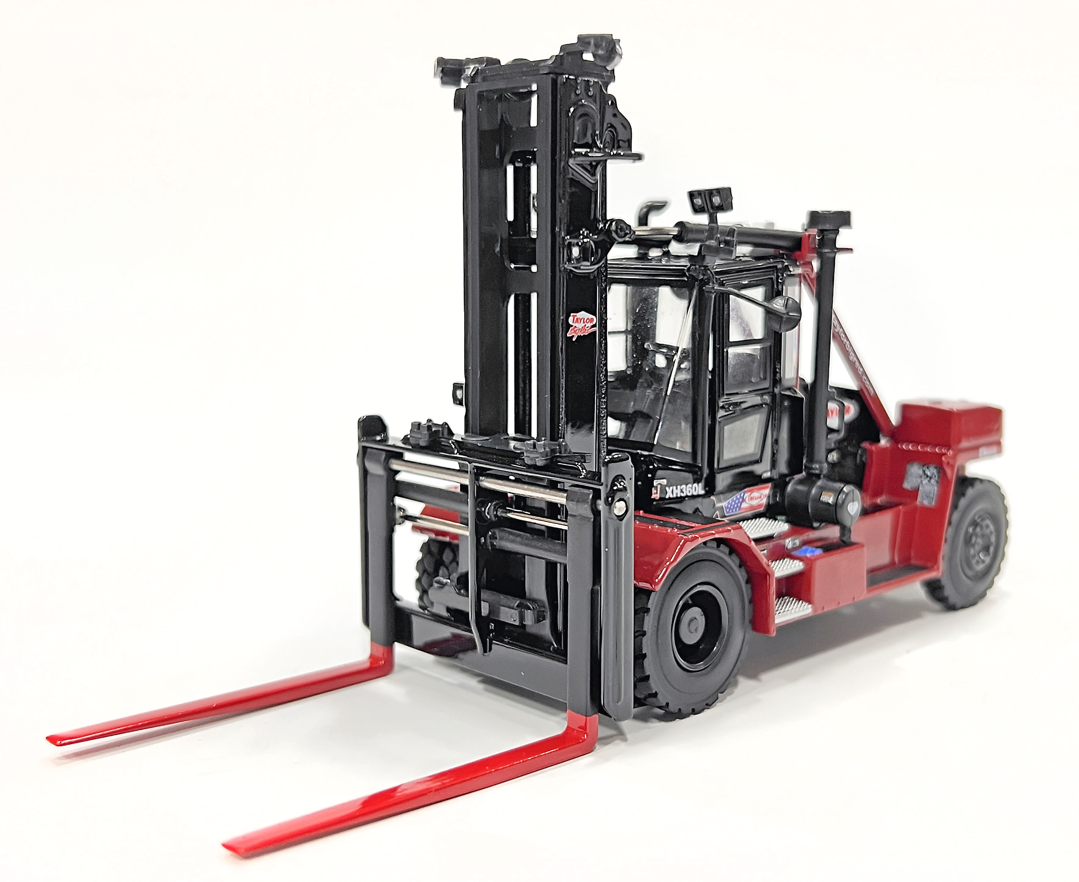 Product Image - Weiss Brothers WBR033-300 - Large Taylor Forklift XH-360L Diecast - 1:50 Scale